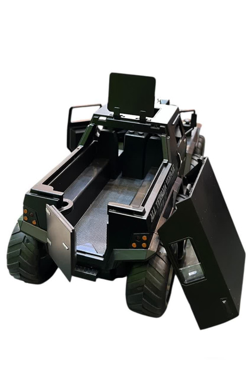 ماشین شاسی بلند 8 چرخ فلزی