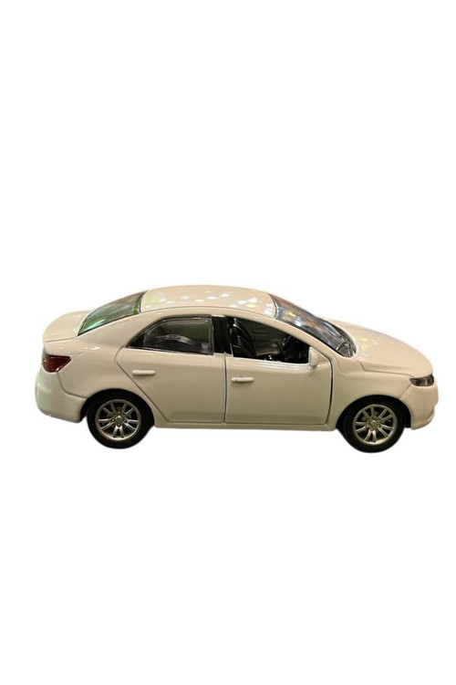 ماشین کیا سراتو ویترین