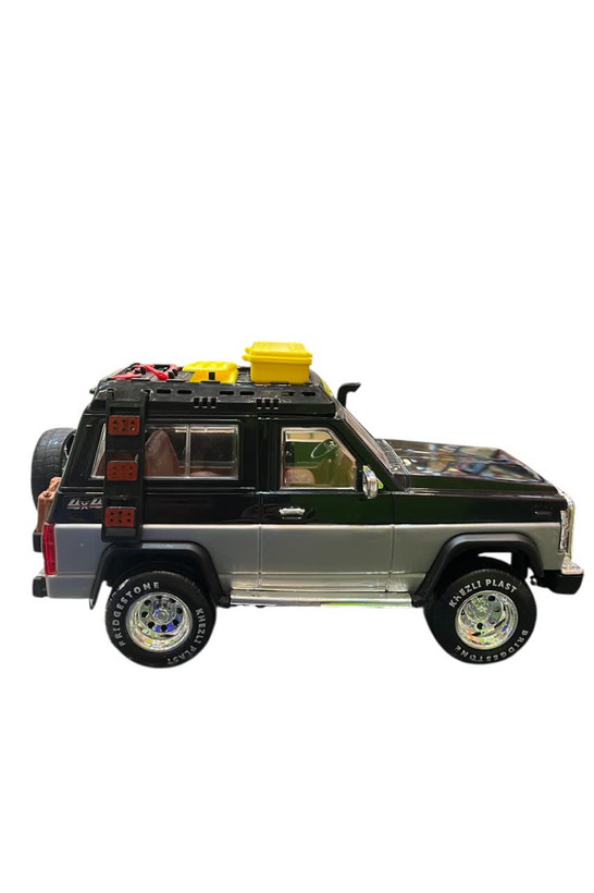 ماکت نیسان بزرگ