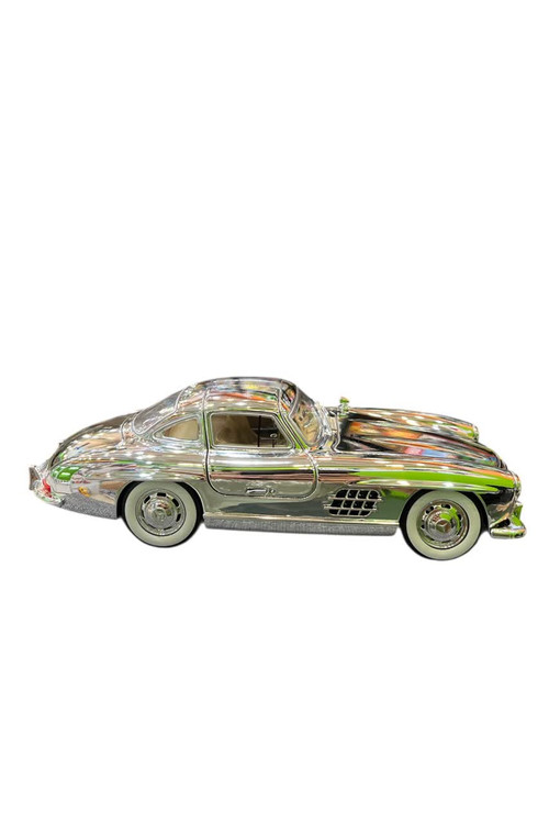 ماشین فلزی بنز قدیمی