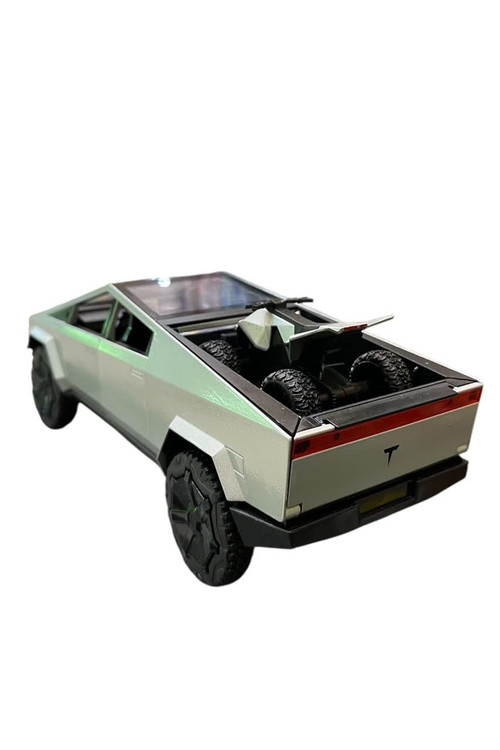 ماشین فلزی تسلا سایبر تراک