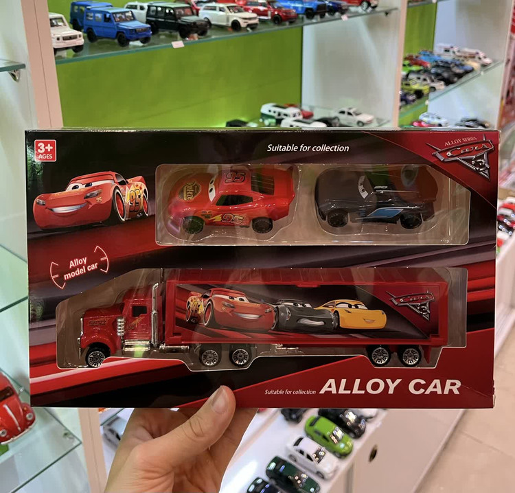 ماشین های مکوئین فلزی