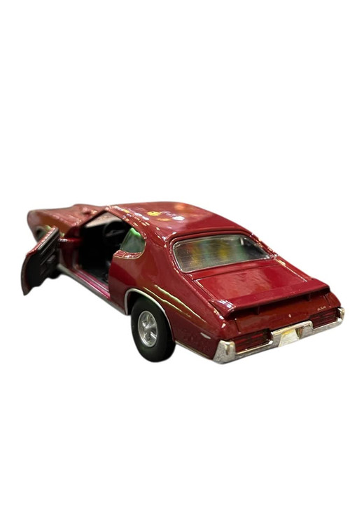 ماشین عقب کش فلزی