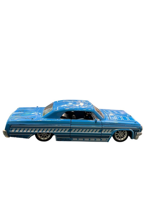 ماشین فلزی ایمپالا کلاسیک